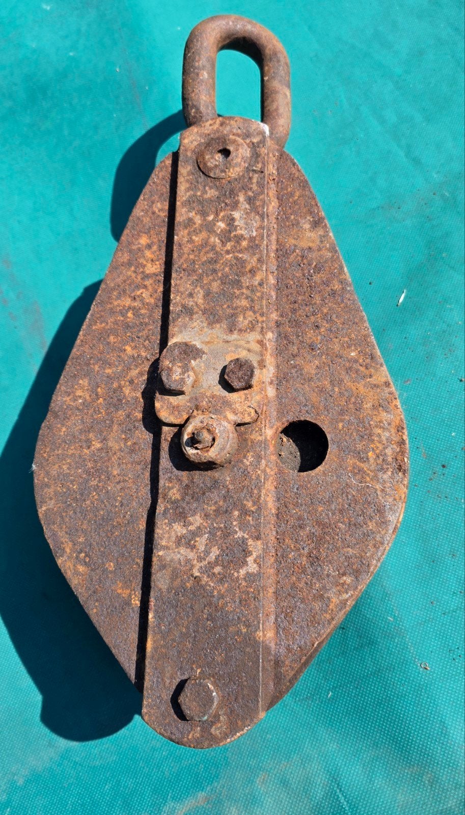 Antieke Katrol - Zwaar en Robuust (57x23cm, 30kg), Ophalen