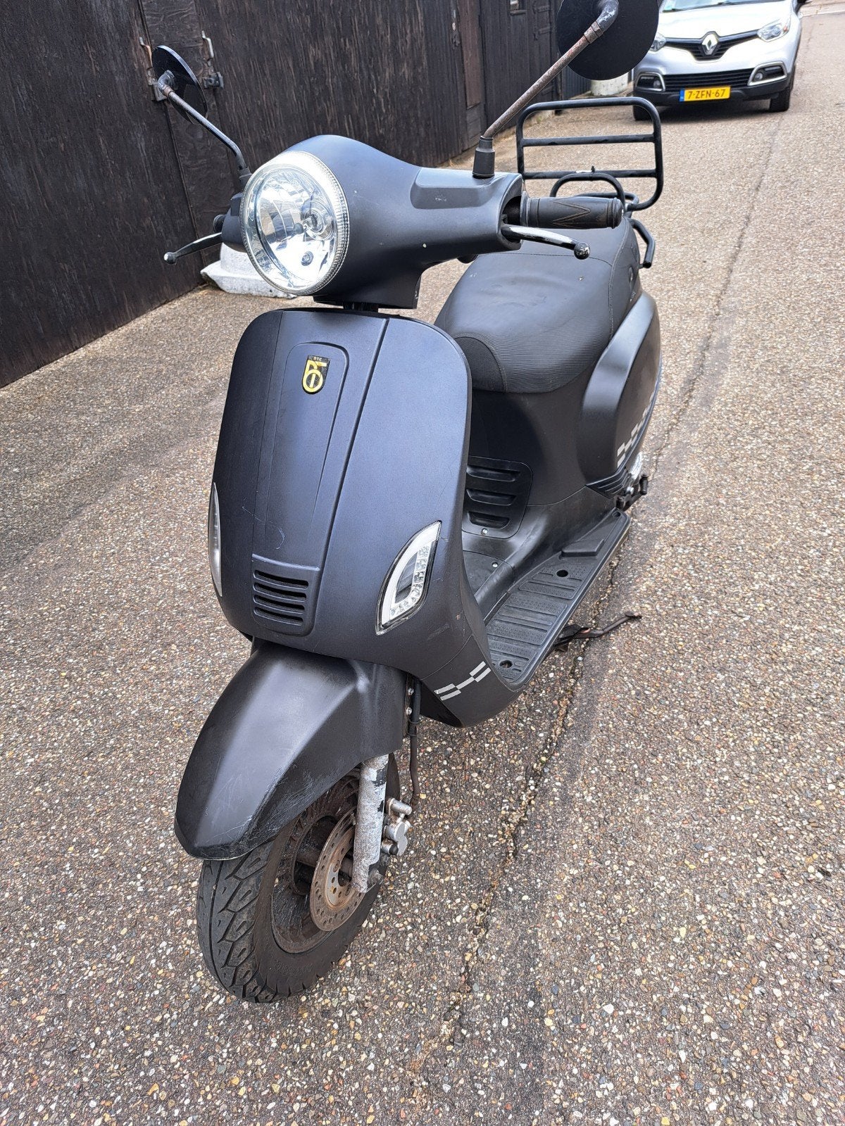 BTC Riva Scooter - Mat Zwart, Fietsen en Brommers, Snorfietsen en Snorscooters, Gebruikt, Benzine, Ophalen, Overige merken