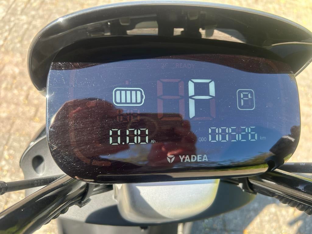 Yadea E8S Elektrische Scooter - Zo goed als nieuw, Ophalen, Maximaal 45 km/u, Elektrisch, Zo goed als nieuw