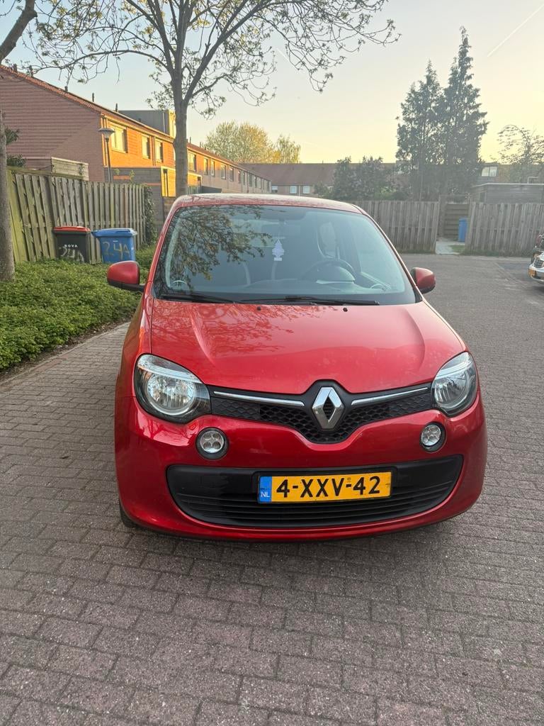 Renault Twingo rood 2014 nieuwe apk en origineel nederlands, Auto's, Voorwielaandrijving, Zwart, 840 kg, 4 stoelen
