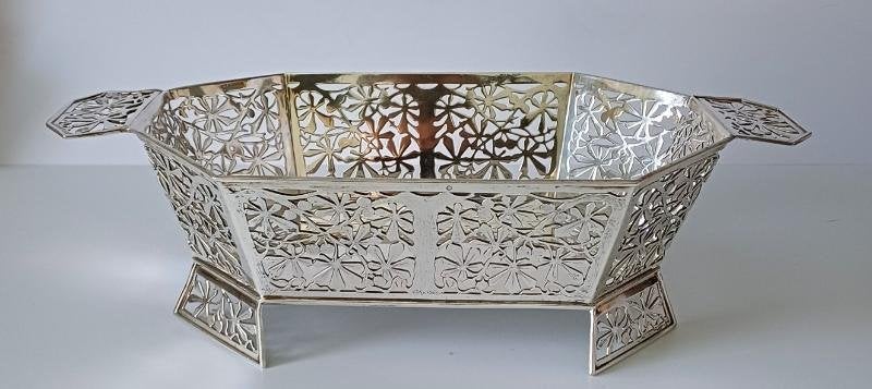 Grote zilveren gezaagde rechthoekige broodmand/fruitmand, Antiek en Kunst, Antiek | Goud en Zilver, Ophalen of Verzenden, Zilver
