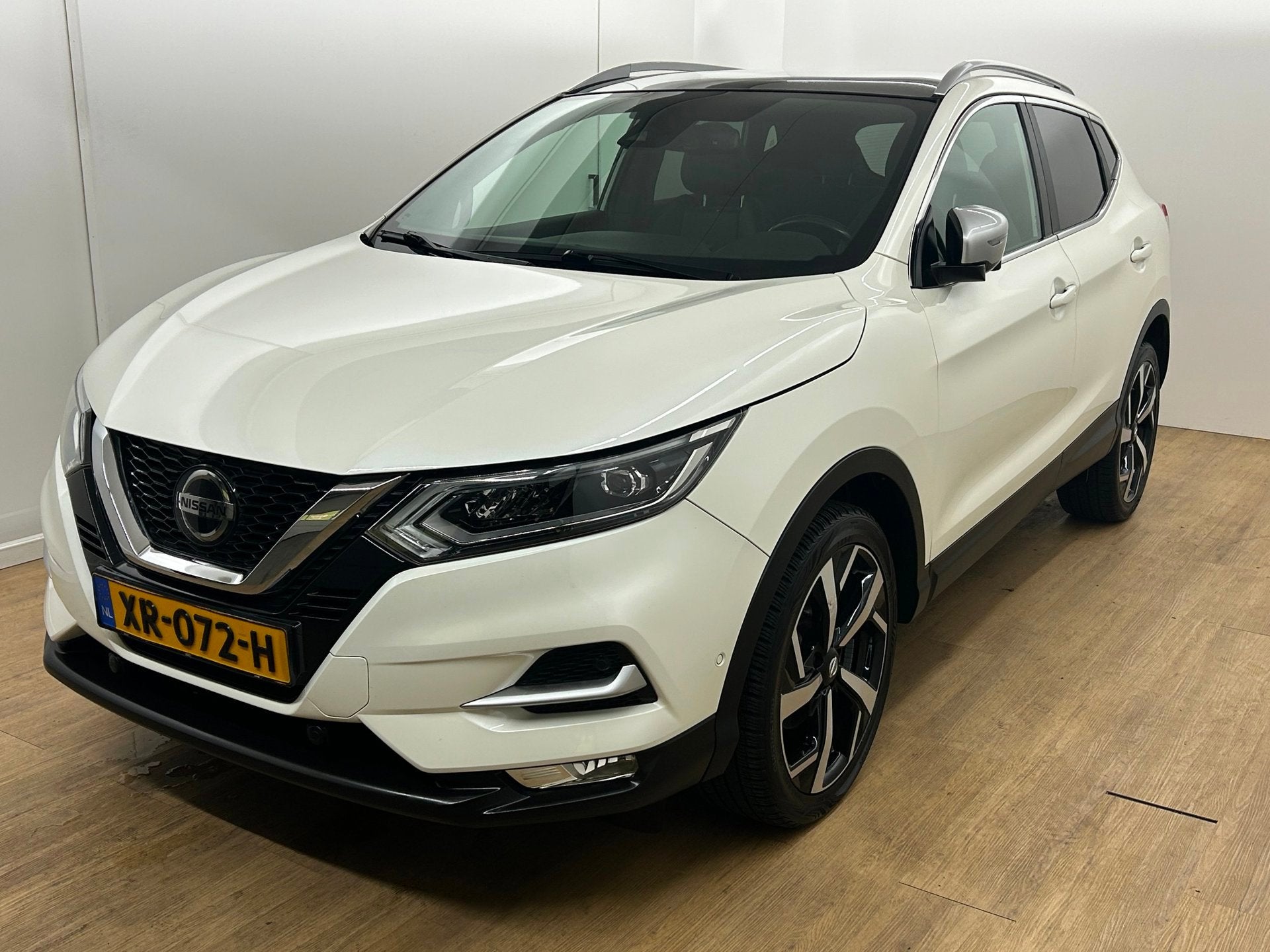 Nissan Qashqai Occasion 1.3 DIG-T Tekna + | Wit | Tweedehand, Dealer onderhouden, Gebruikt, 4 cilinders, 1290 kg