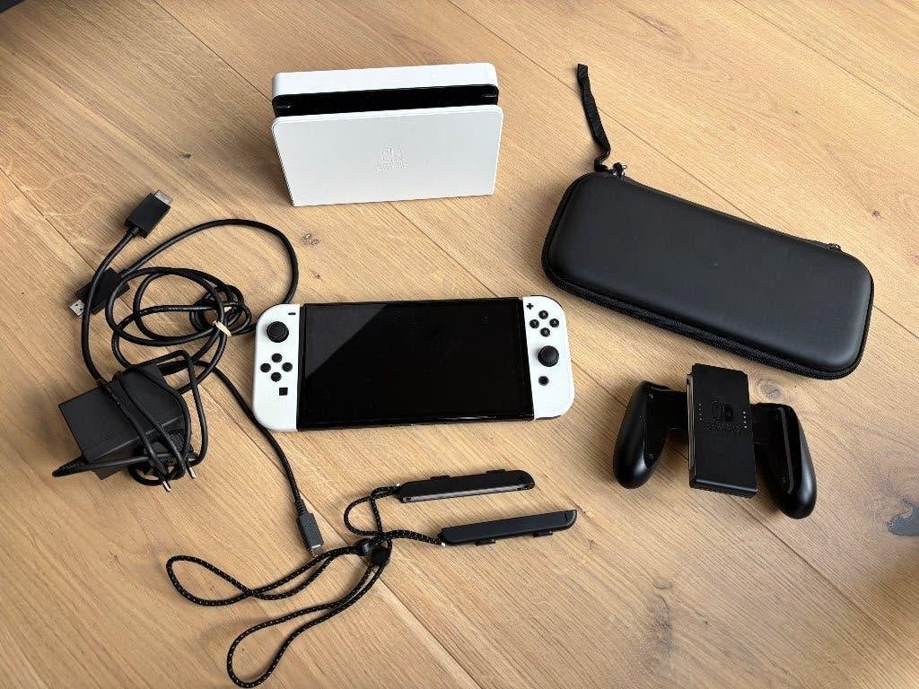 Nintendo Switch oled, Spelcomputers en Games, Ophalen, Zo goed als nieuw, Met 1 controller, Switch OLED