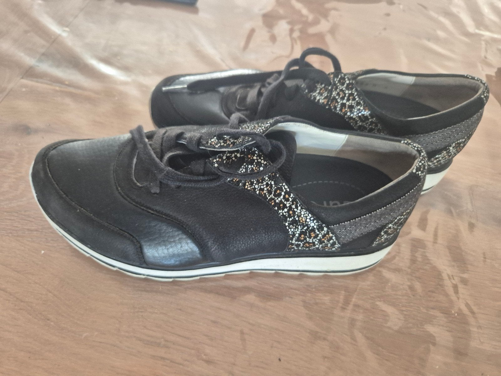 Durea sneakers maat 39, Kleding | Dames, Schoenen, Durea, Zwart, Ophalen of Verzenden, Sneakers of Gympen