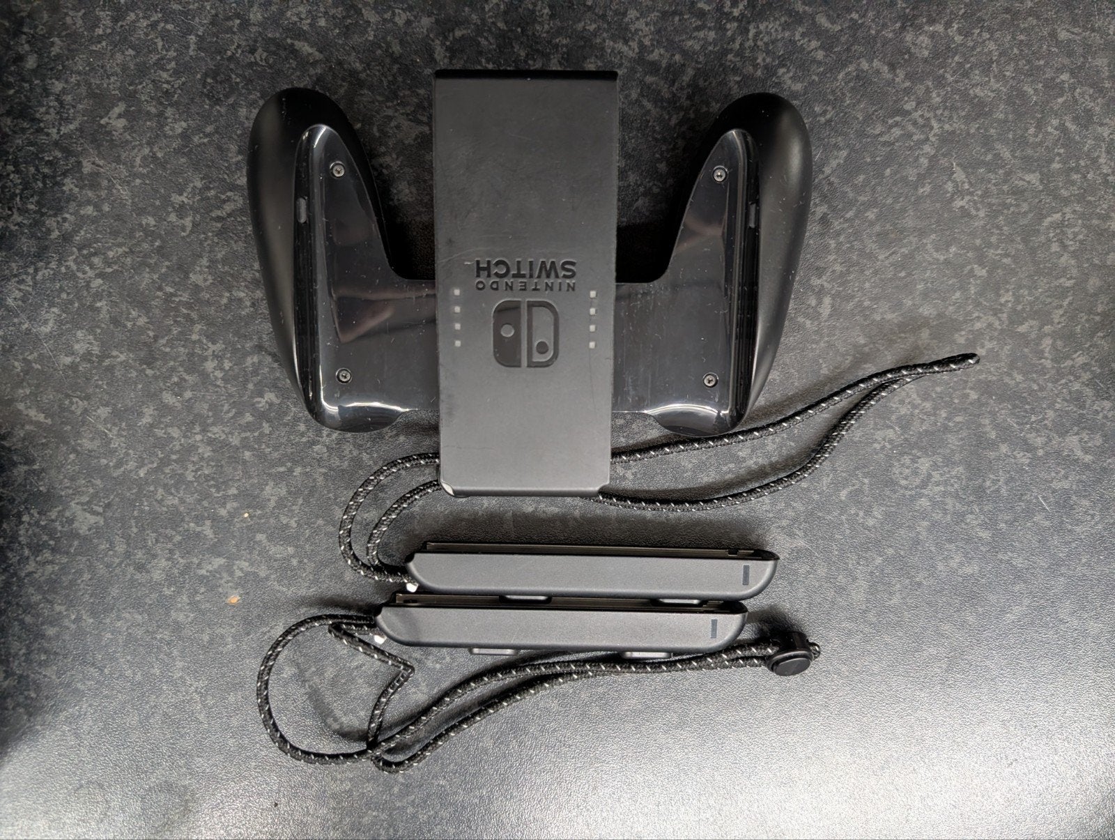 Foto 8 van Nintendo Switch OLED + 5 Fysieke Games (Mario Kart 8, Switch