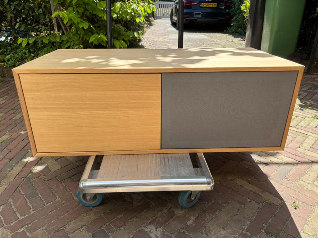 Bolia TV-meubel / dressoir in eikenhout, Ophalen, 100 tot 150 cm, Eikenhout, Zo goed als nieuw