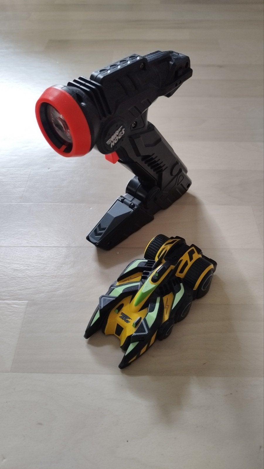 Air Hogs Zero Gravity Laser Racer met afstandsbediening, Ophalen, Zo goed als nieuw, Afstandsbediening