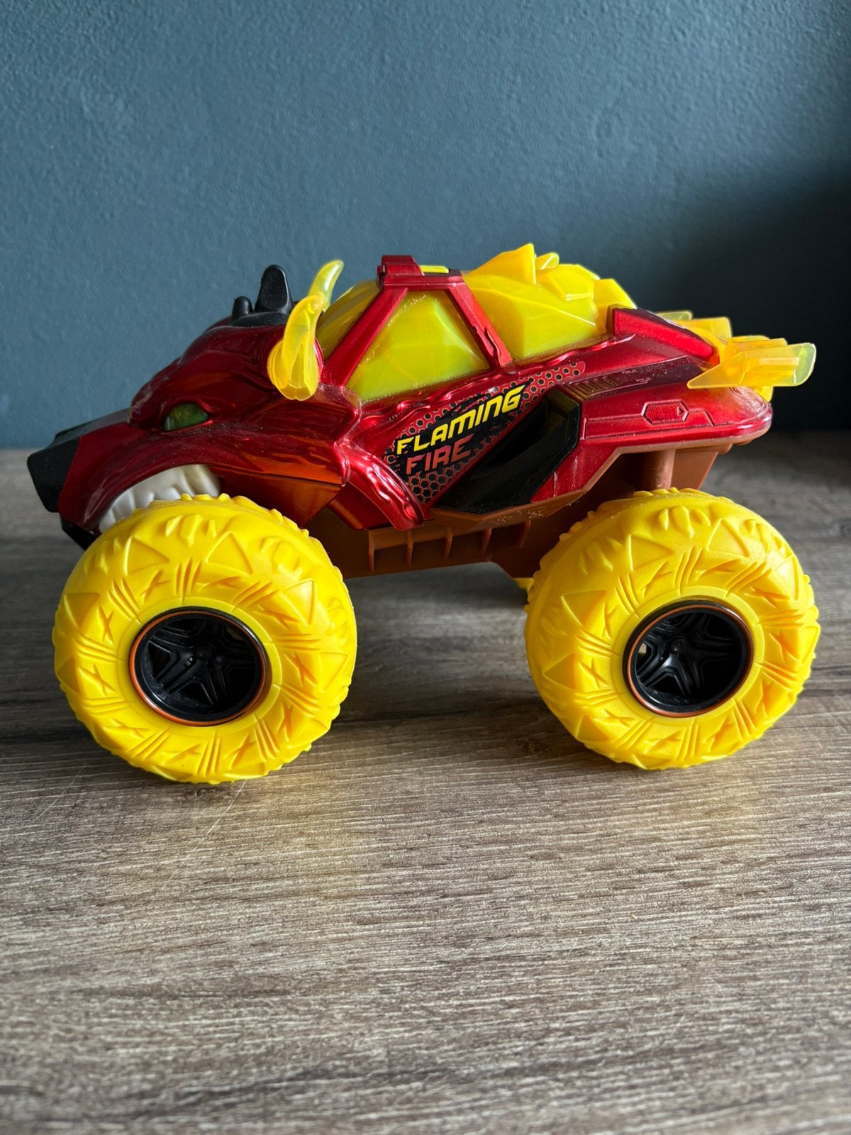 Monstertruck dickies, Ophalen, Zo goed als nieuw