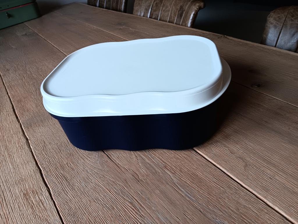 Tupperware Broodtrommel Nieuw - 34x26x14 cm, Huis en Inrichting, Keuken | Tupperware, Ophalen of Verzenden, Nieuw, Blauw, Bus of Trommel