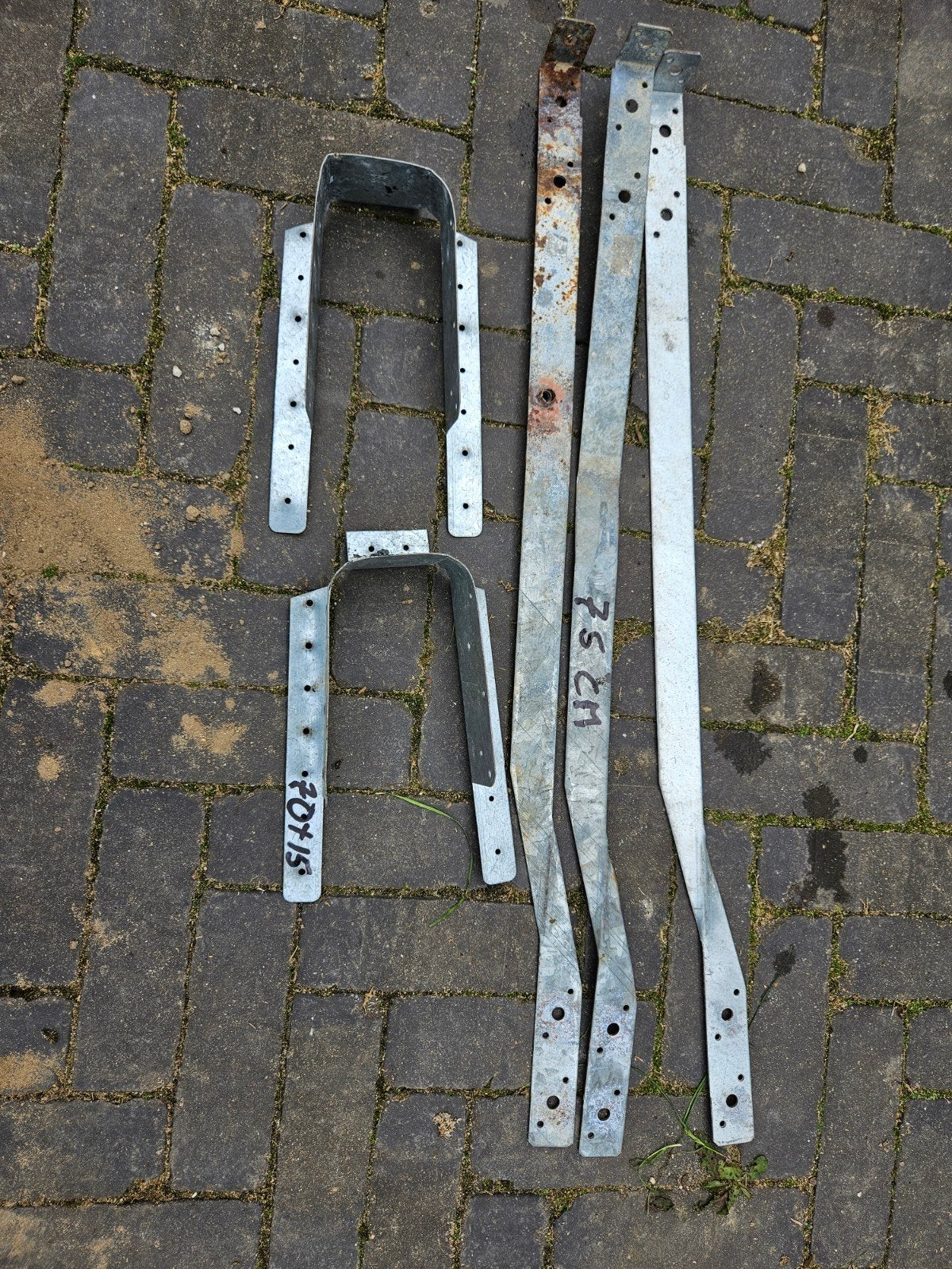 3 Opwaaiankers en 2 balkdragers, Doe-het-zelf en Verbouw, IJzerwaren en Bevestigingsmiddelen, Ophalen of Verzenden, Gebruikt, 50 tot 100 mm