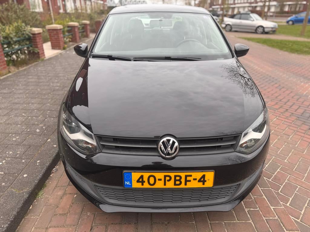 Volkswagen Polo 1.4 16V FSI 63KW 2011 Zwart, Auto's, Volkswagen, Voorwielaandrijving, 970 kg, 40 €/maand, 4 cilinders