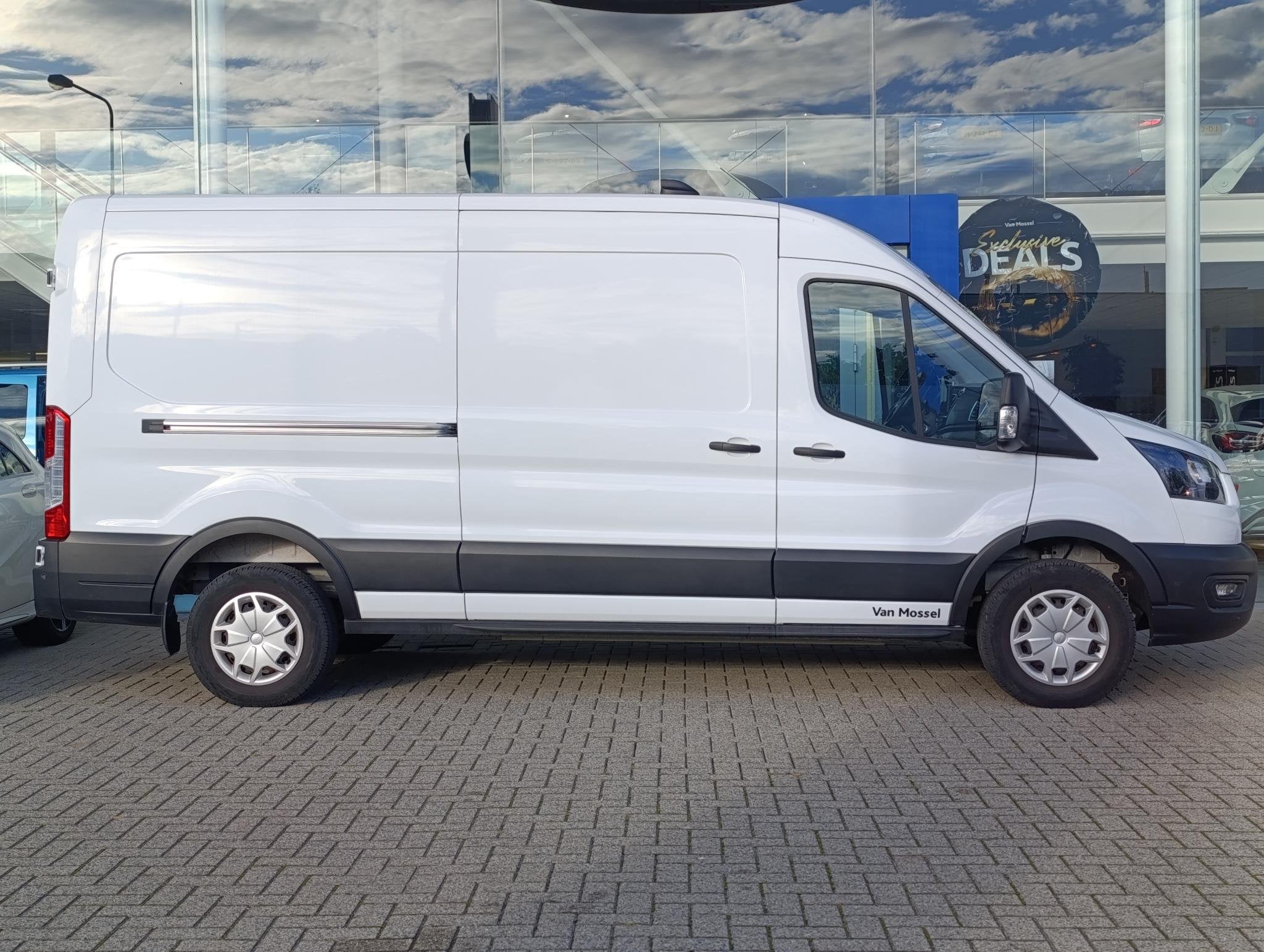 Ford E-Transit 350 L3H2 Trend 68 kWh | Adaptive Cruise | Dod, Automaat, Stroombaan 16
1181 VX  Amsterdam, NL, Elektrisch, Ford