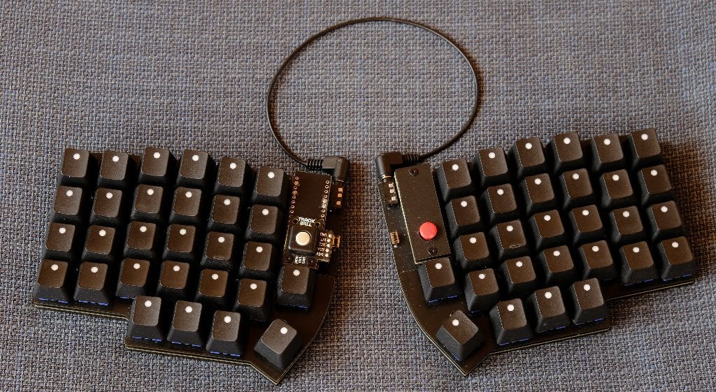 Holykeebs Lily58, trackpoint & trackball, silent MX-switches, Computers en Software, Toetsenborden, Gebruikt, Bedraad, Ergonomisch