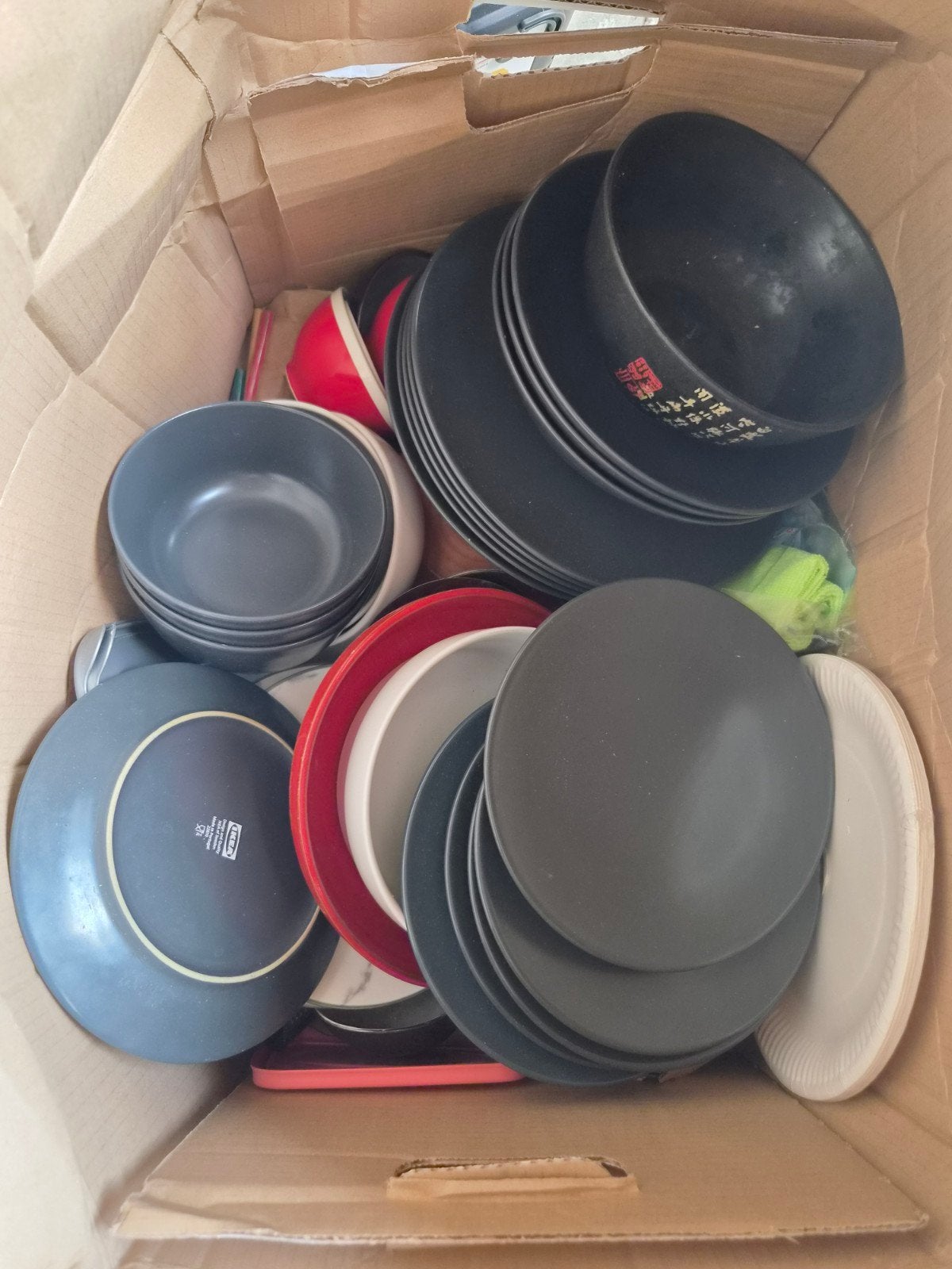 Doos met borden en kommen - ideaal voor verhuizing, Ophalen, Gebruikt, Keramiek, IKEA