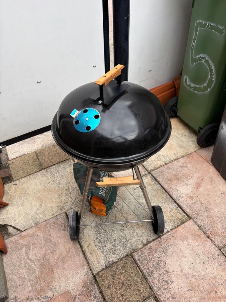 Barbecue 2x gebruikt voor maar €33, Tuin en Terras, Ophalen of Verzenden, Zo goed als nieuw
