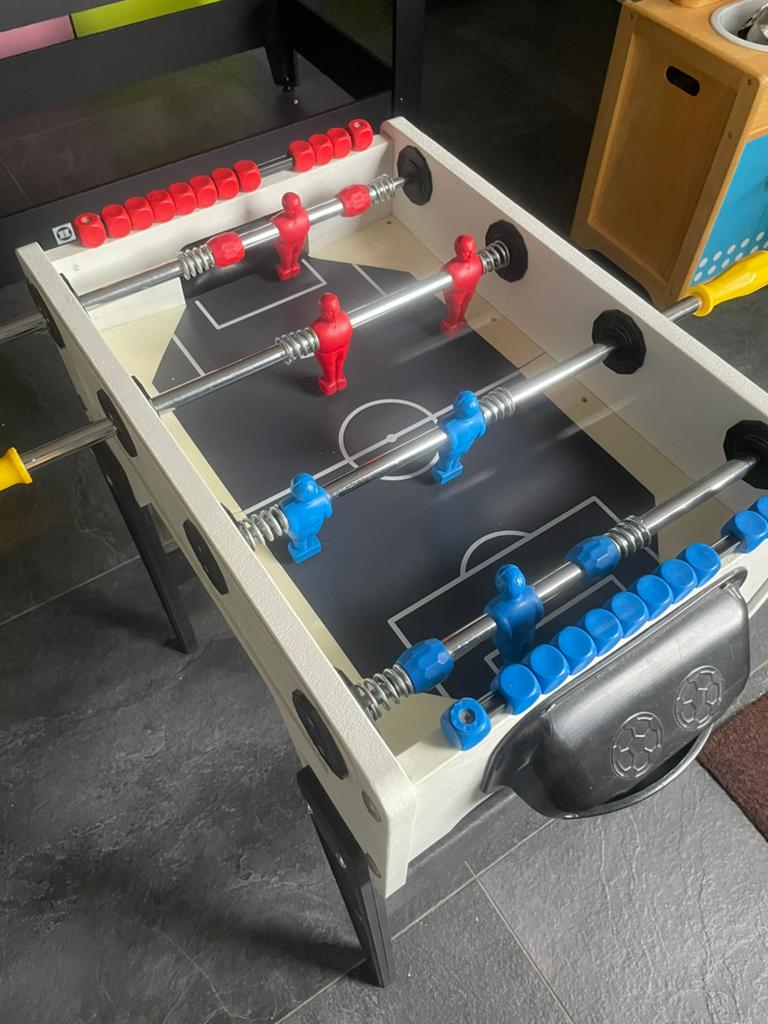 Te huur tafel voetbaltafel, Ophalen, Zo goed als nieuw, Verjaardag
