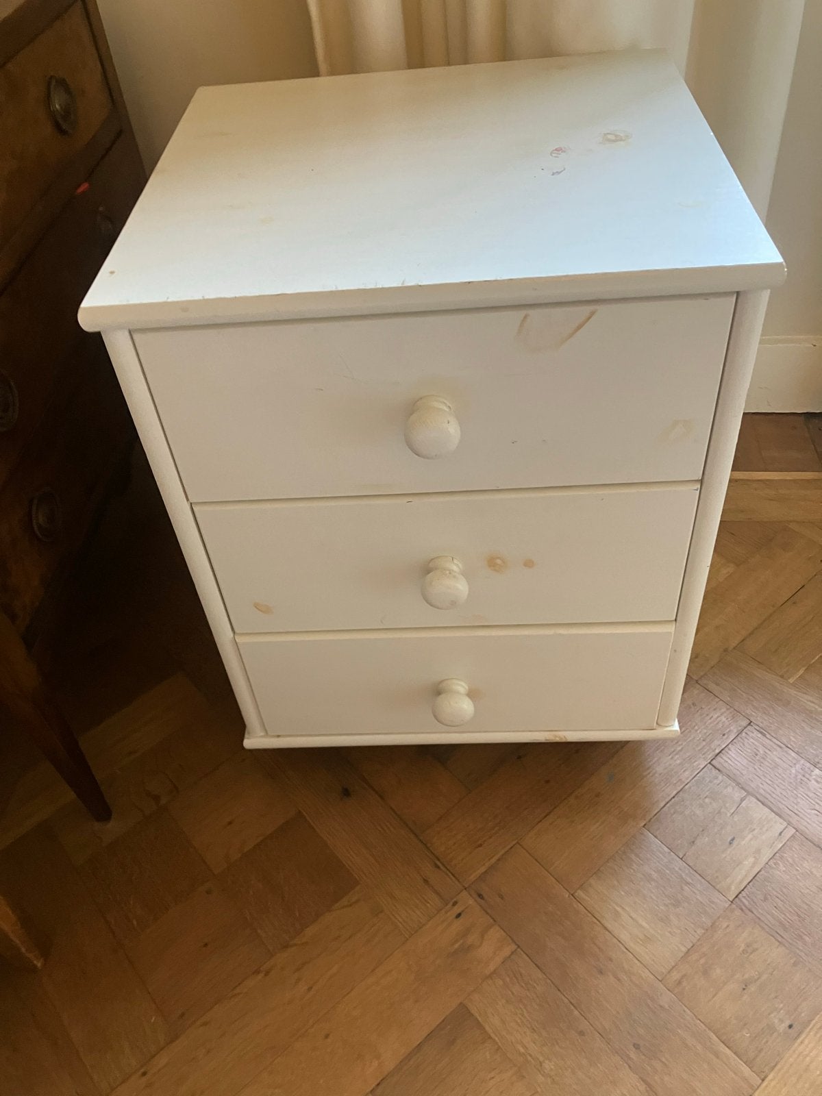 Gratis Nachtkastje met 3 laden voor kinderkamer op wieltjes, Minder dan 90 cm, Gebruikt, Ophalen of Verzenden, Minder dan 50 cm