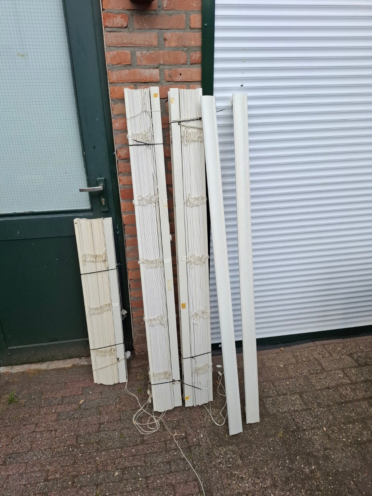 Jaloezieën - iets verweerd door opslag in de kelder, Ophalen, Jaloezie, Gebruikt, 150 cm
