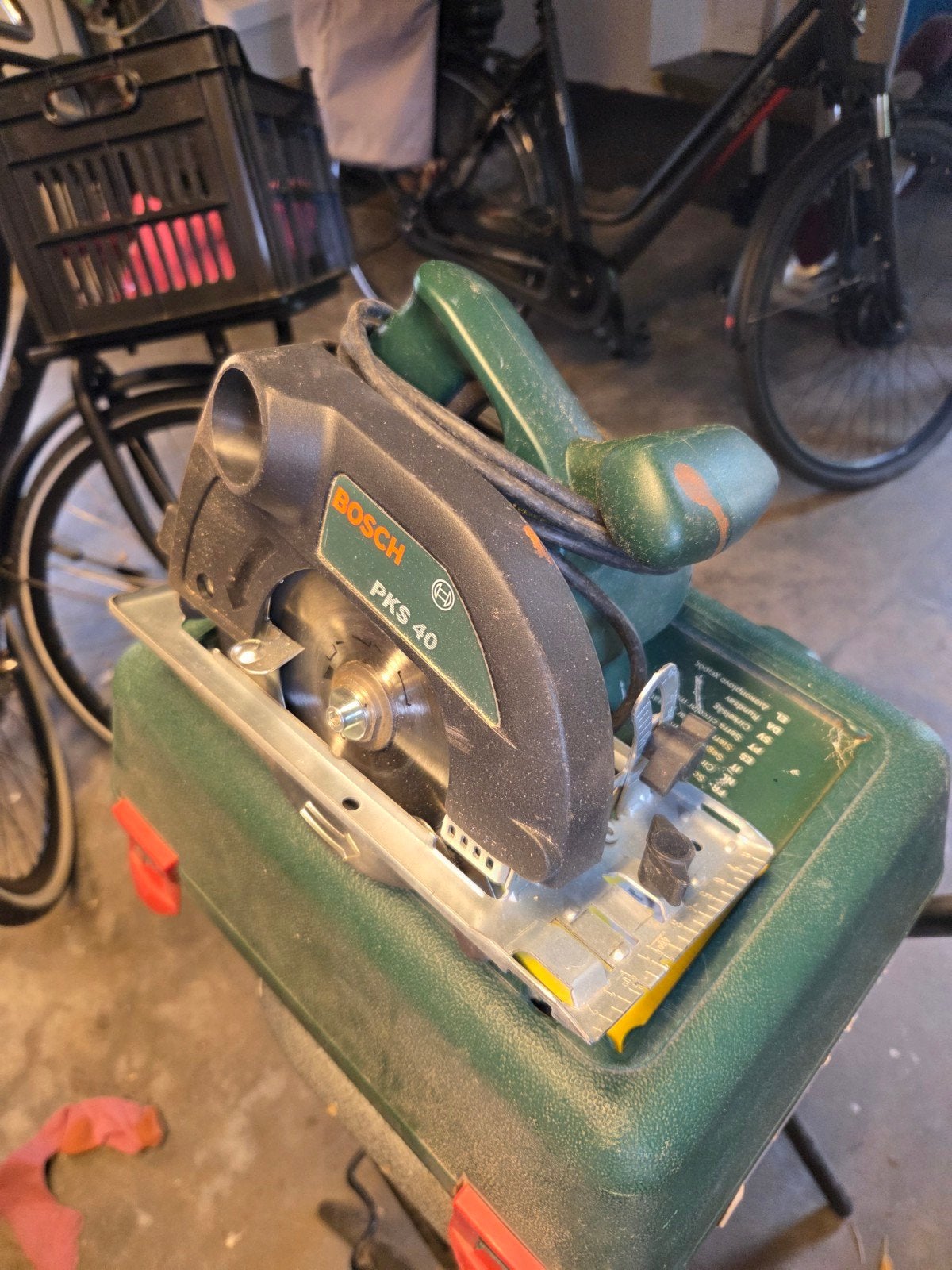 Bosch cirkelzaag, Doe-het-zelf en Verbouw, Compressors, 25 tot 100 liter, Ophalen of Verzenden, 200 tot 400 liter/min