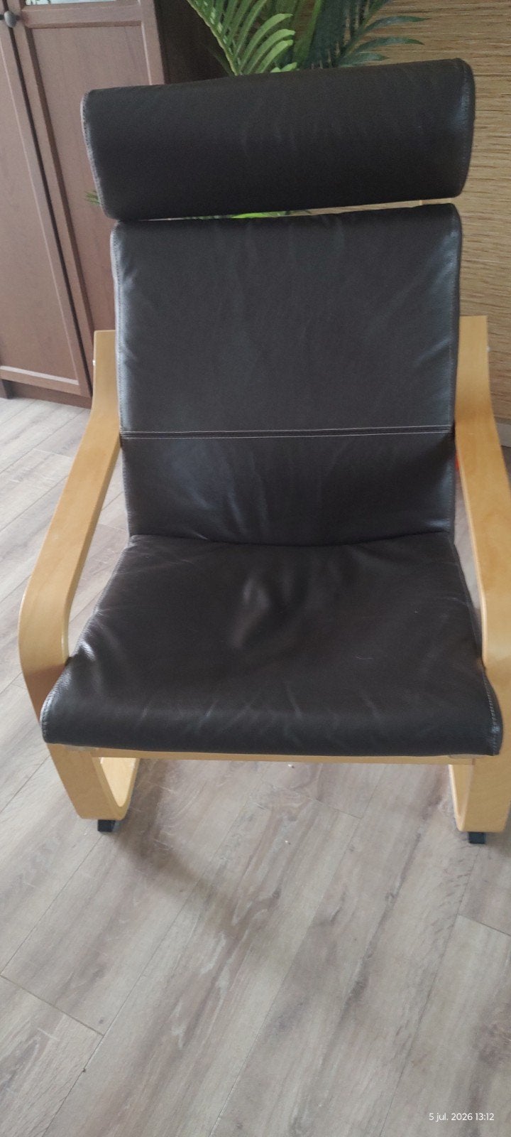 De bekende poang stoel van ikea donkerbruin leer, Huis en Inrichting, Fauteuils, Ophalen of Verzenden, Zo goed als nieuw, 50 tot 75 cm