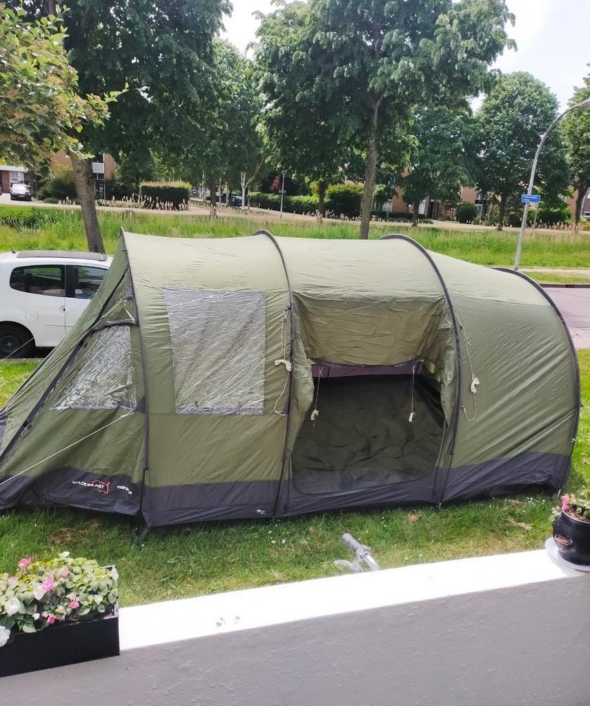 Te koop 4 personen (Wilde Beast Naramba)tent, Caravans en Kamperen, Tenten, Ophalen, Zo goed als nieuw