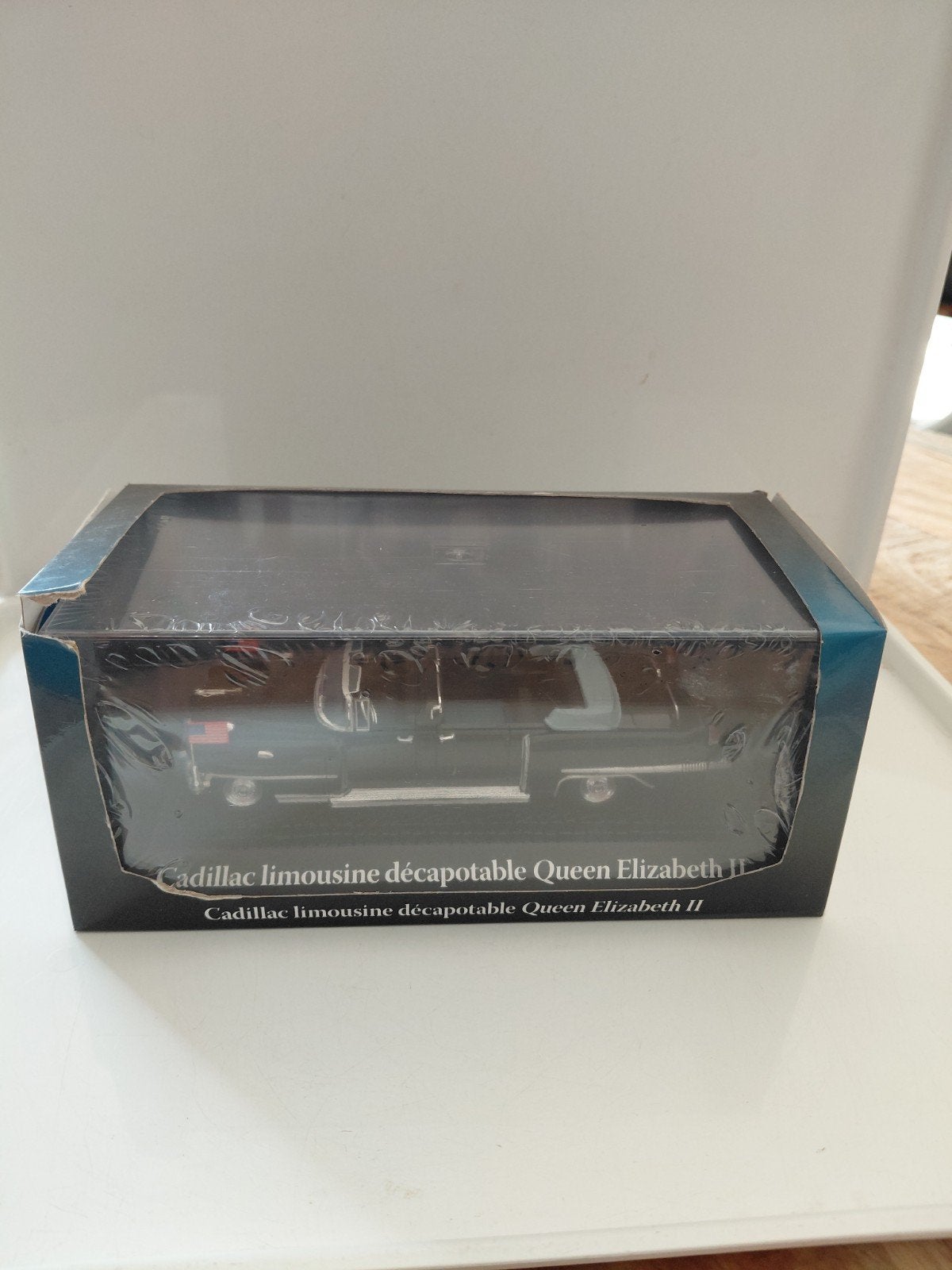 Cadillac limousine Queen Elizabeth  1/43, Ophalen of Verzenden, Zo goed als nieuw, Auto, Overige merken