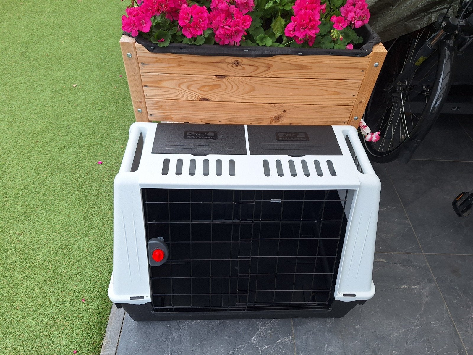 Bench voor het vervoer van een kleine tot middelgrootte hond, Ophalen, Zo goed als nieuw