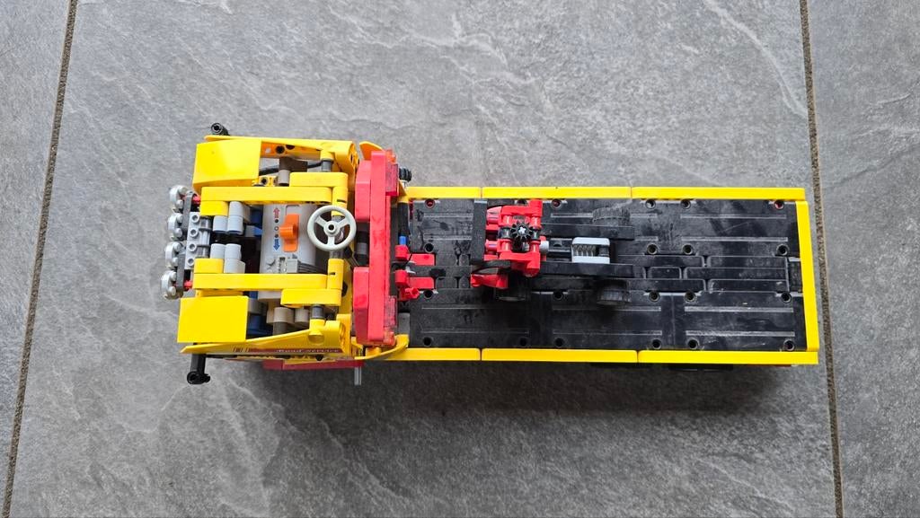 Lego Technic  Vrachtwagen en Porsche met Instructies, Ophalen, Lego, Compleet, Zo goed als nieuw