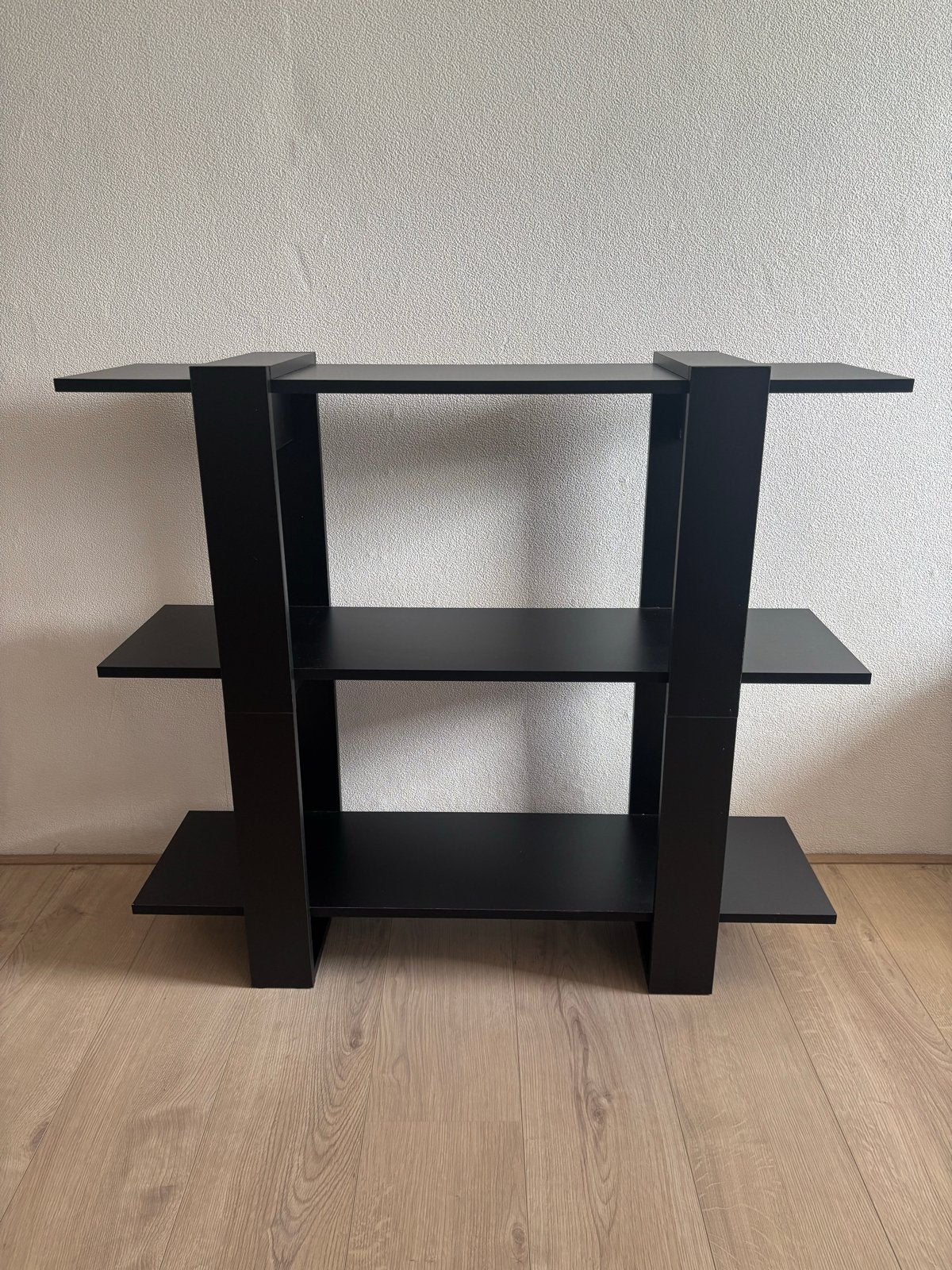 Zwart open kastje met 3 planken, Ophalen, 100 tot 150 cm, 50 tot 100 cm, Zo goed als nieuw