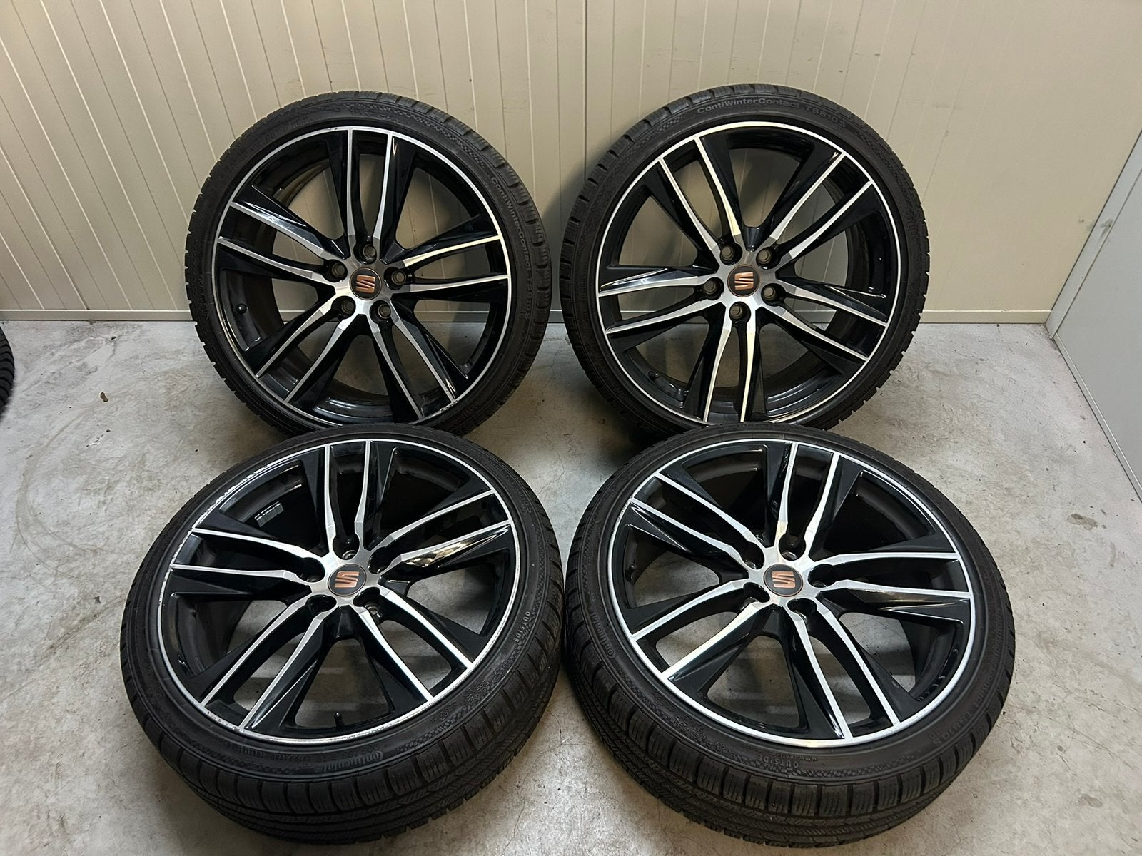 Originele Seat Leon Cupra FR 5F 19 inch Conti winter 2021, Auto-onderdelen, Gebruikt, Banden en Velgen, Winterbanden, 235 mm