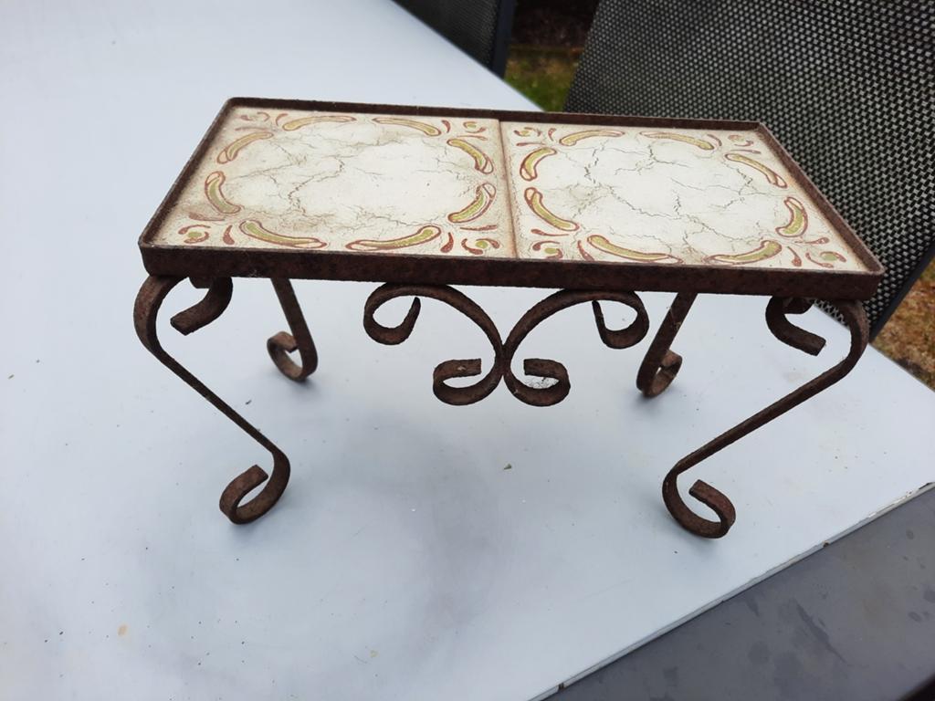 Antiek plantentafeltje gietijzer 30,5x15,5x20 cm, Ophalen of Verzenden, Rond, Metaal, Minder dan 30 cm