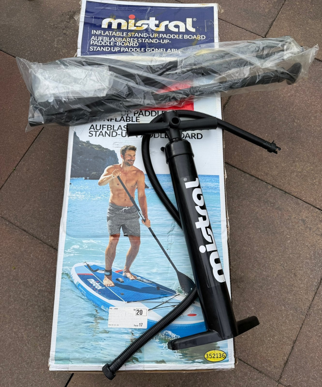 Mistral opblaasbaar SUP board met peddels en pomp, Watersport en Boten, Suppen, Ophalen, Zo goed als nieuw, SUP-boards
