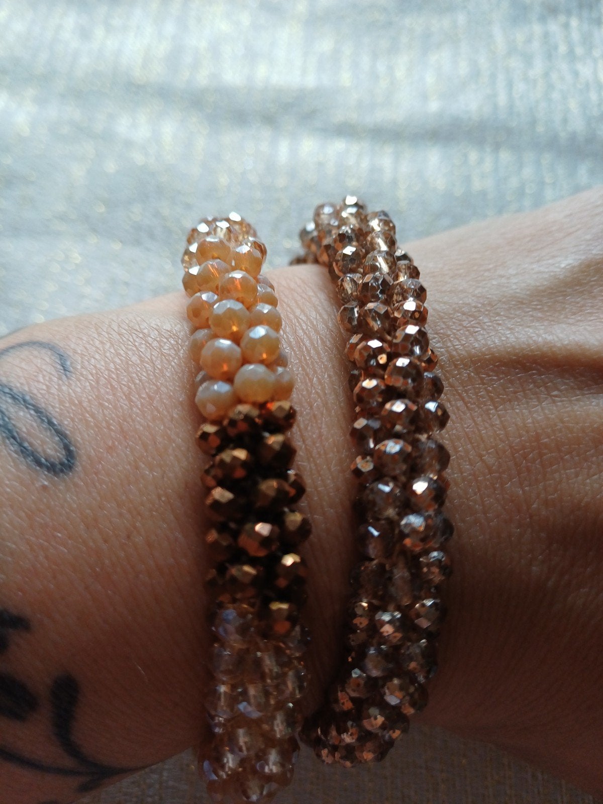 2 armbanden elastisch strass bruin brons goud ecru zgan, Sieraden, Tassen en Uiterlijk, Armbanden, Ophalen of Verzenden