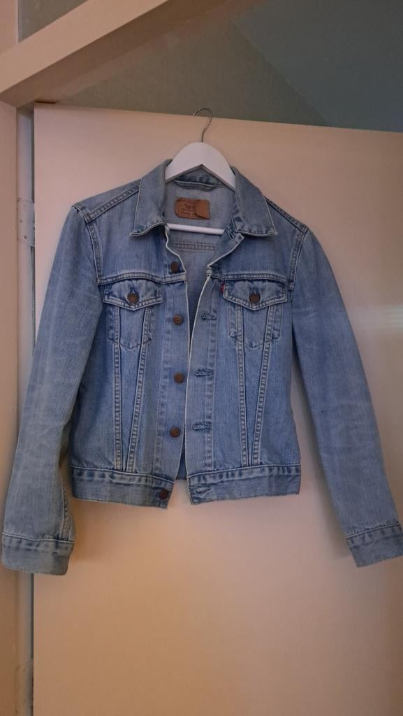 Spijkerjas Levis maat is S, Ophalen of Verzenden, Zo goed als nieuw, Blauw