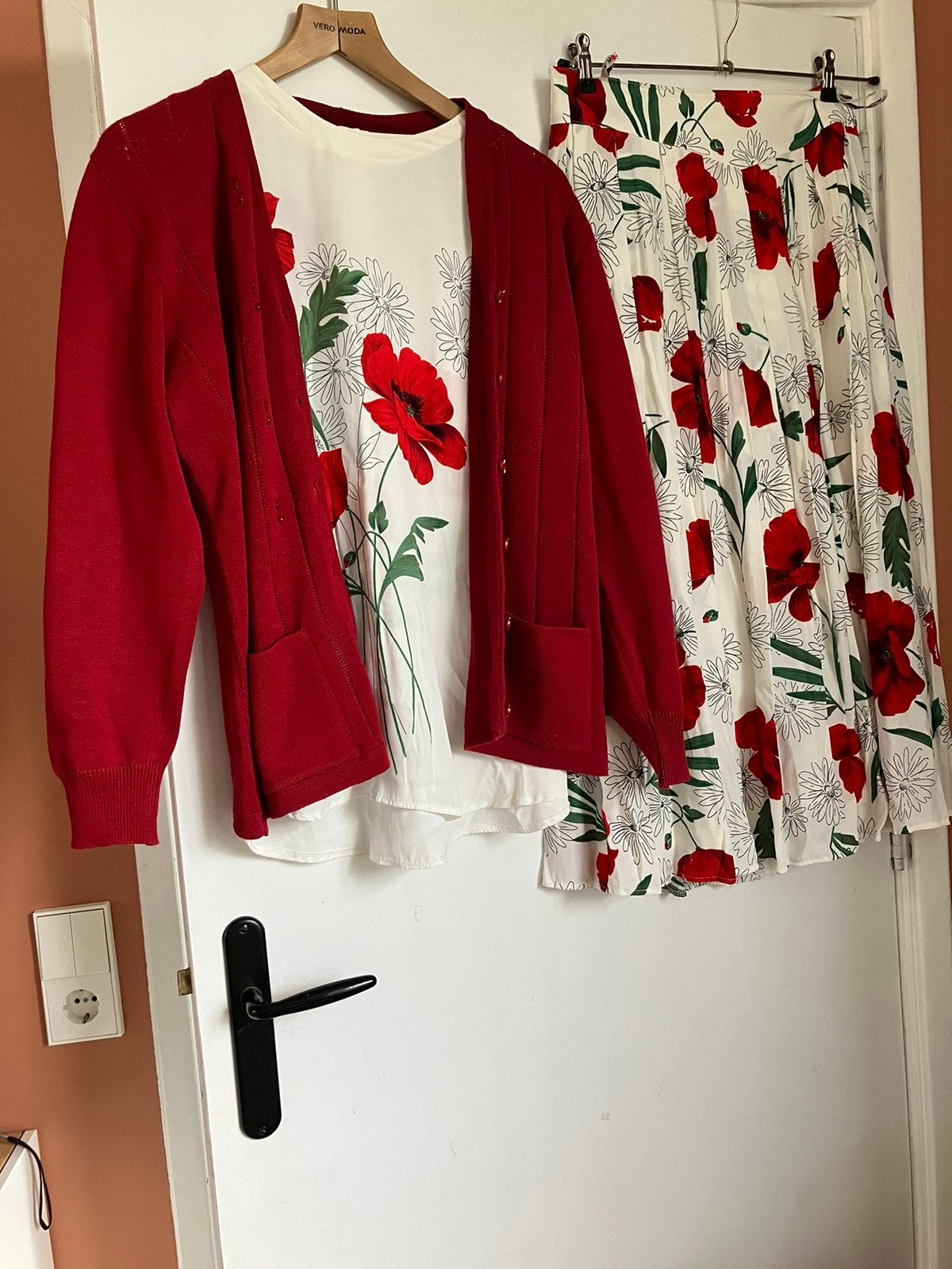 Kleding set dames lange rok, t shirt vest viscose NIEUW L/40, Maat 38/40 (M), Ophalen of Verzenden, Zo goed als nieuw, Rood