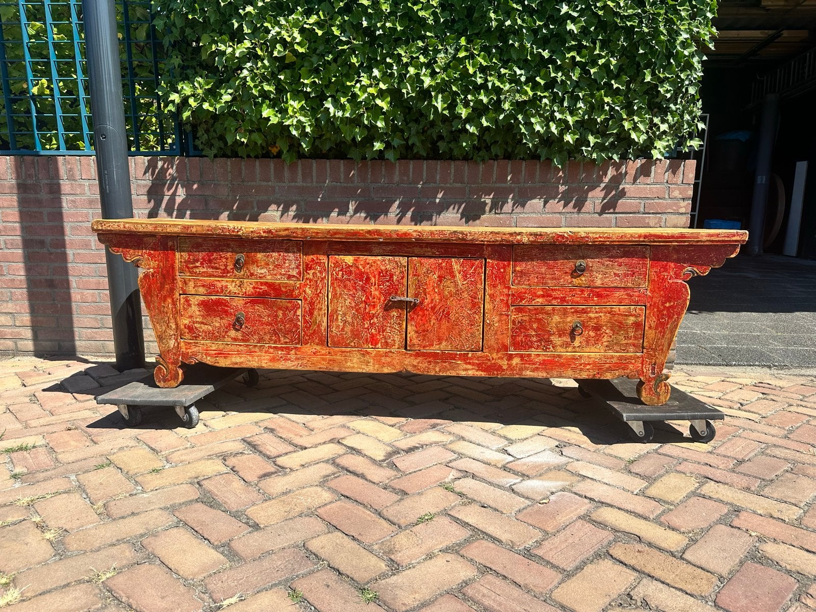 Antiek Chinees dressoir met lak stempel, Ophalen
