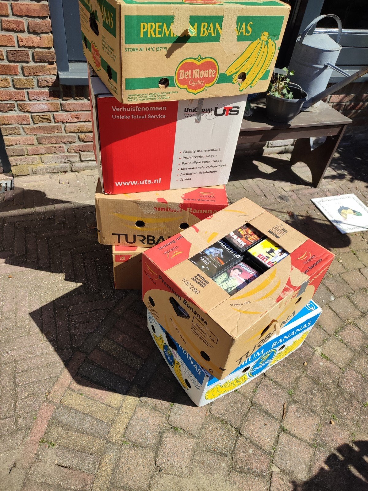 Veel dozen met dvd s allerlei genres., Ophalen