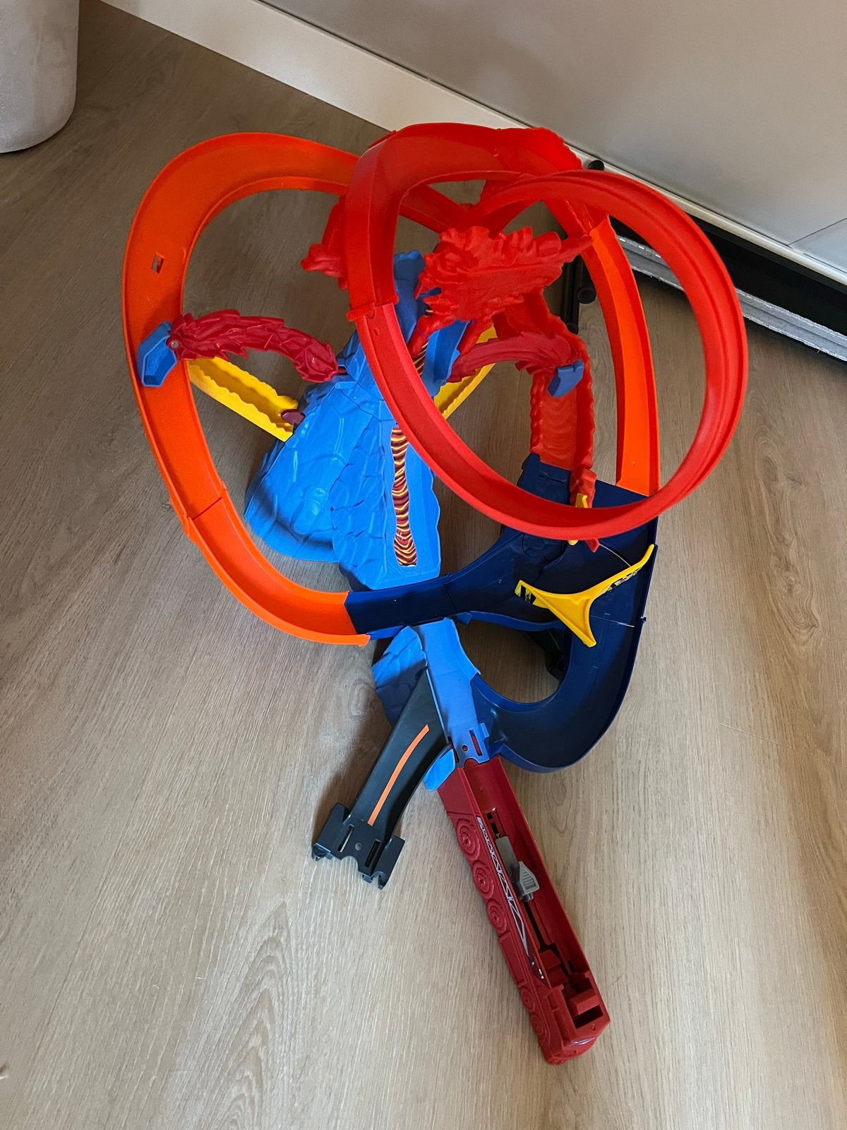 Hot Wheels Vulkaan Racebaan met Draak, Kinderen en Baby's, Speelgoed | Speelgoedvoertuigen, Ophalen of Verzenden, Gebruikt