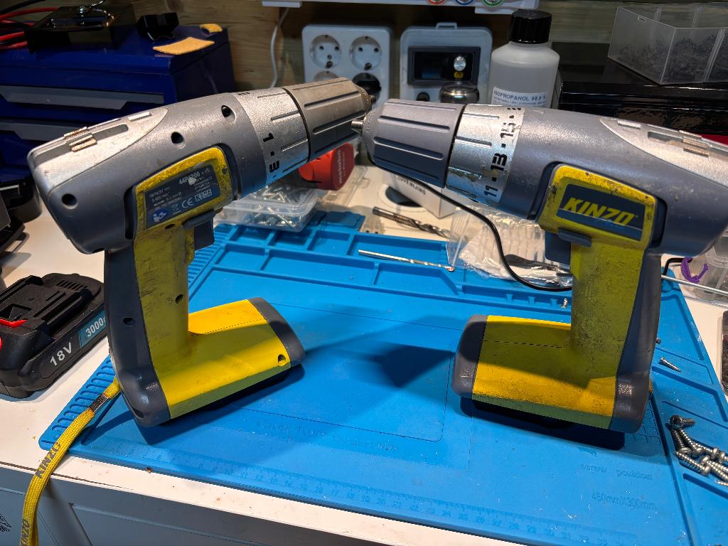 2x Accuboormachine KINZO, Ophalen of Verzenden, Gebruikt, Minder dan 400 watt, Boor- en Schroefmachine