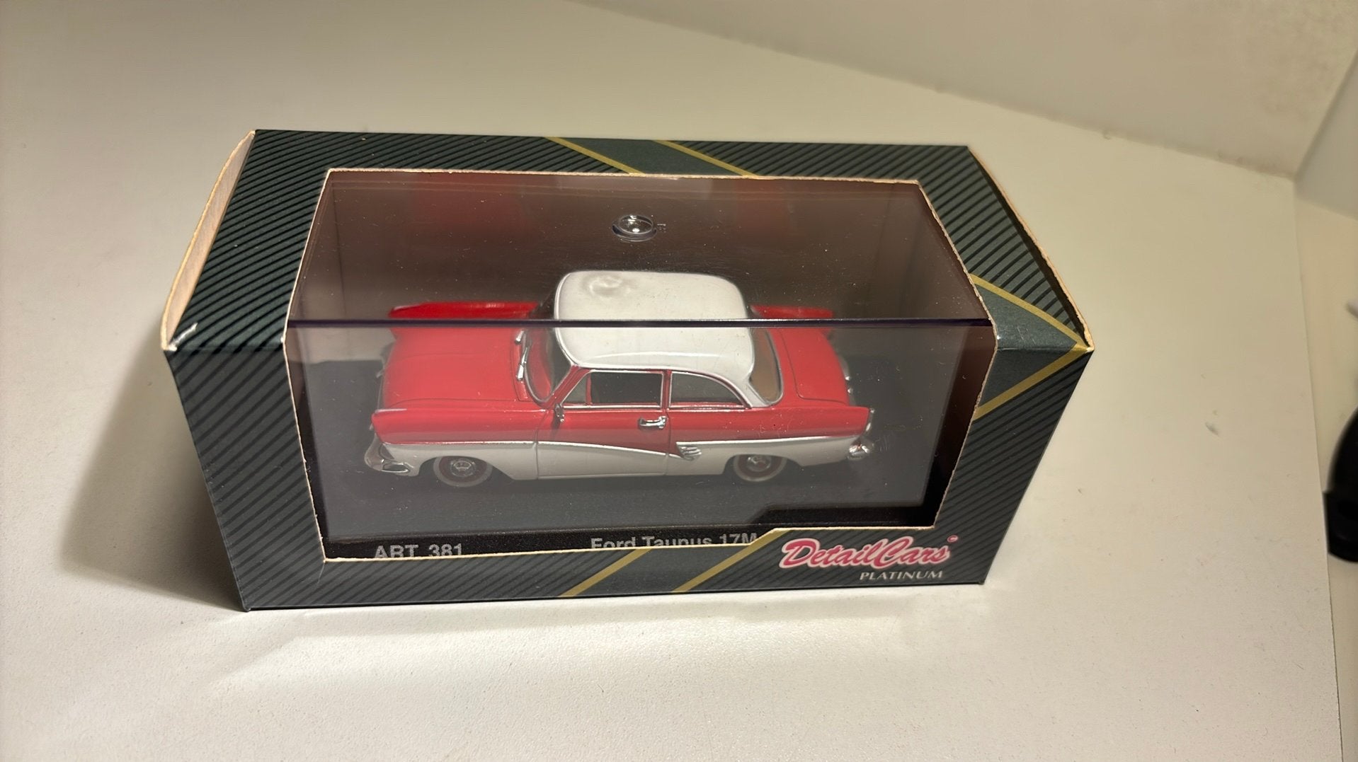Ford taunus 17m red ditailcars 1.43, Overige merken, Auto, Ophalen of Verzenden, A