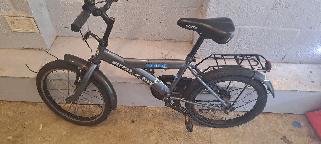 kinderfiets van het merk MickeyBike met 18 inch, Fietsen en Brommers, Fietsen | Kinderfietsjes, Terugtraprem, Ophalen, Overige merken