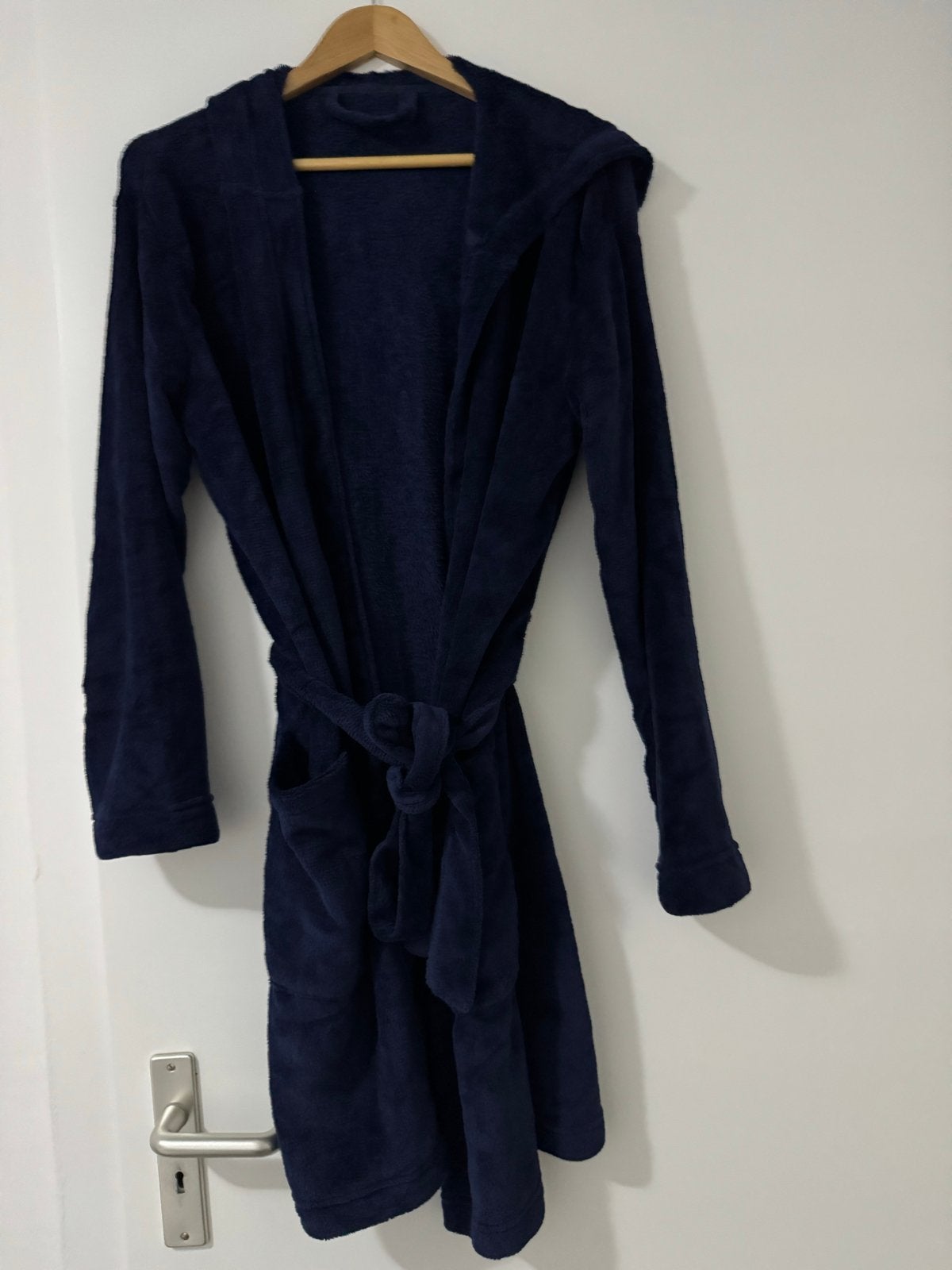 Maat S/M Nieuwe donkerblauwe badjas met capuchon, Kleding | Heren, Badmode en Zwemkleding, Ophalen of Verzenden