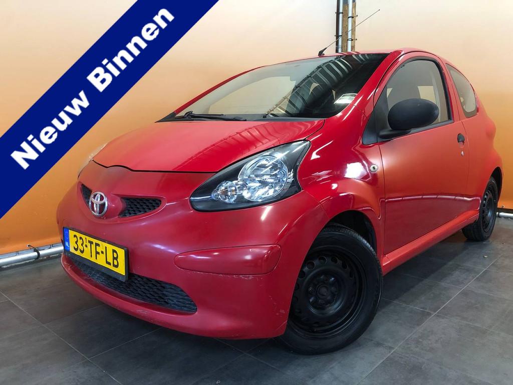 Toyota Aygo 1.0-12V APK 5/27 geen airco! (bj 2006), Voorwielaandrijving, Stof, Gebruikt, Zwart