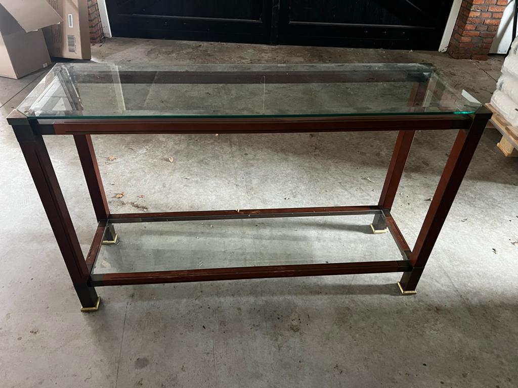 Glazen bijzettafel met houten frame en messing details, Ophalen, Gebruikt, 100 tot 150 cm, Klassiek