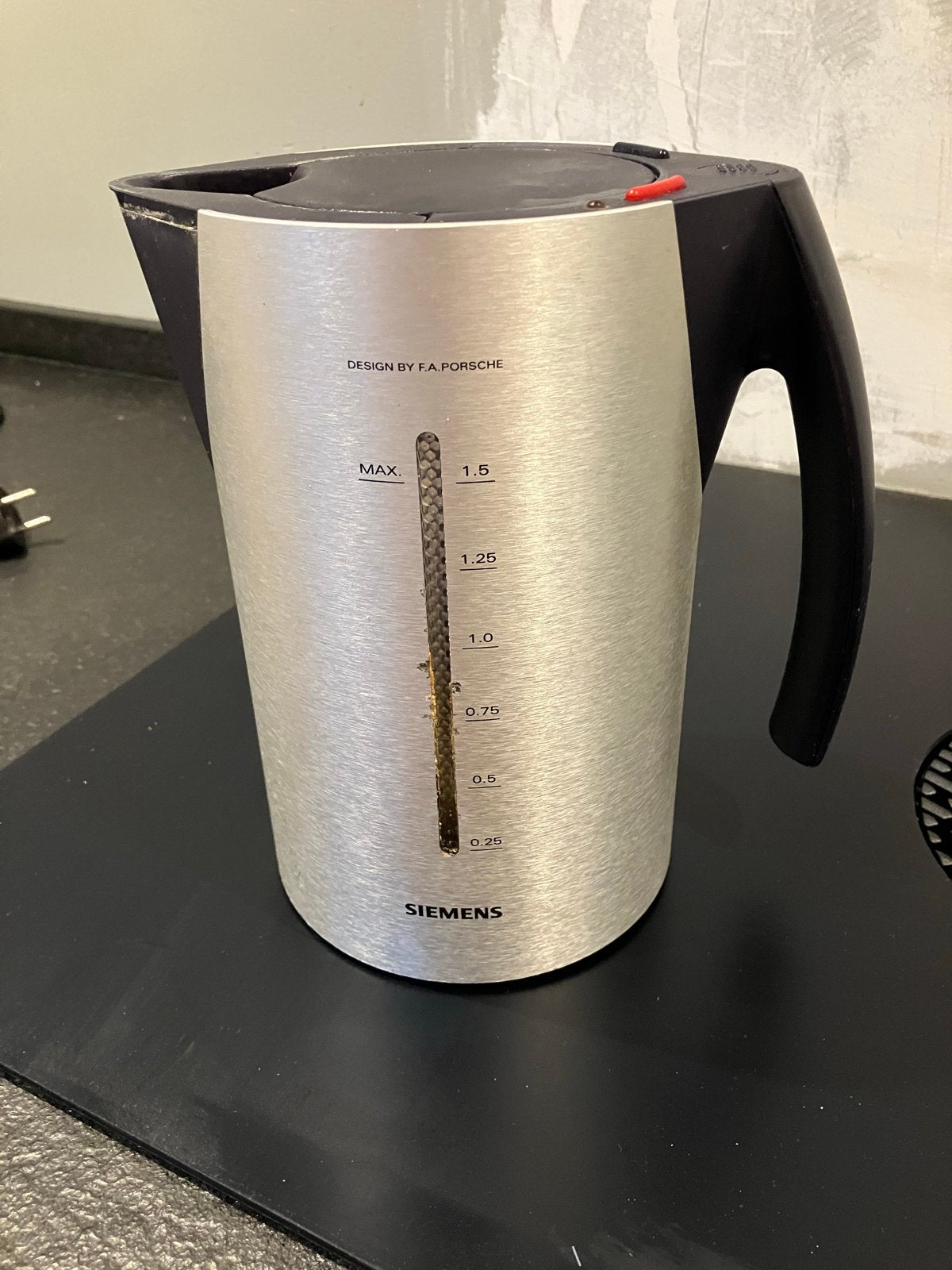 Siemens waterkoker - Design by F.A. Porsche, 1 tot 2 liter, Ophalen of Verzenden, Gebruikt, Rvs