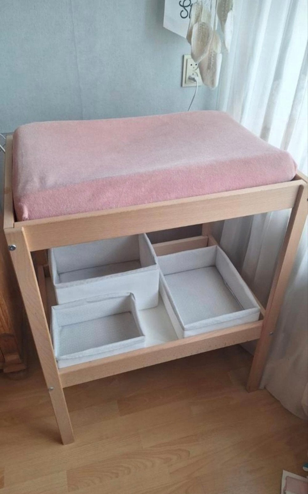 Commode tafel  met kussen en mandjes, Ophalen, 50 tot 70 cm, Minder dan 75 cm, 90 tot 105 cm