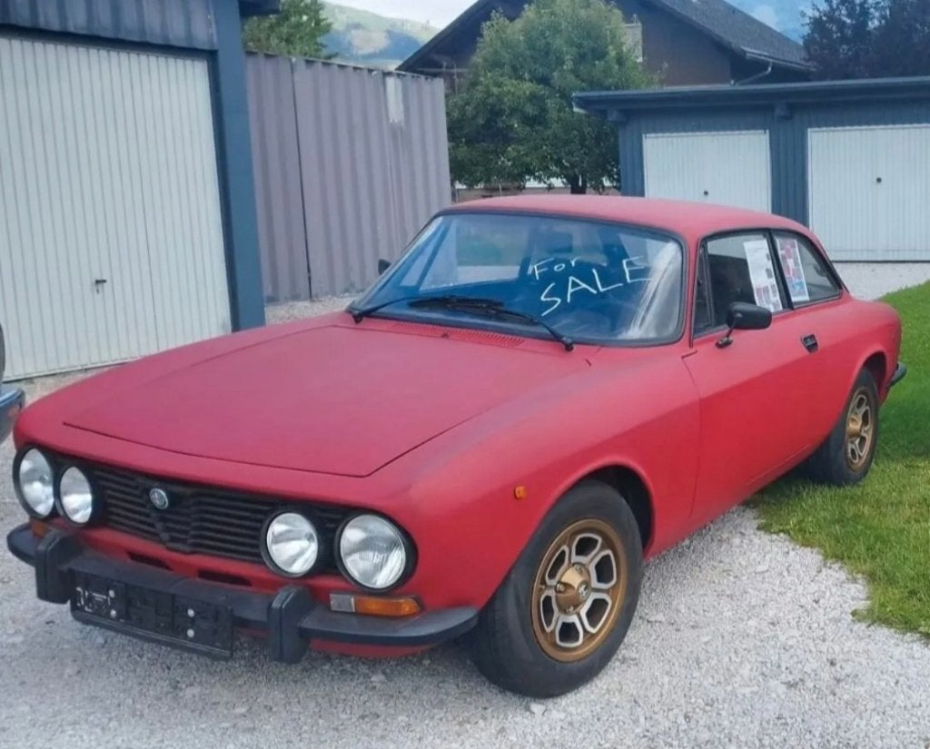Alfa 2000 GT Bertone Coupe, Achterwielaandrijving, Zwart, 4 cilinders, Leder