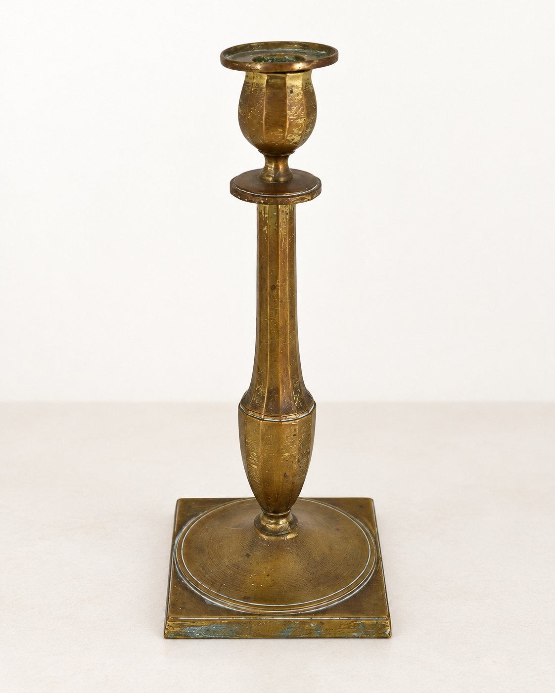 Klassieke messingkleurige kandelaar – 29 cm, Ophalen of Verzenden, Koper of Brons