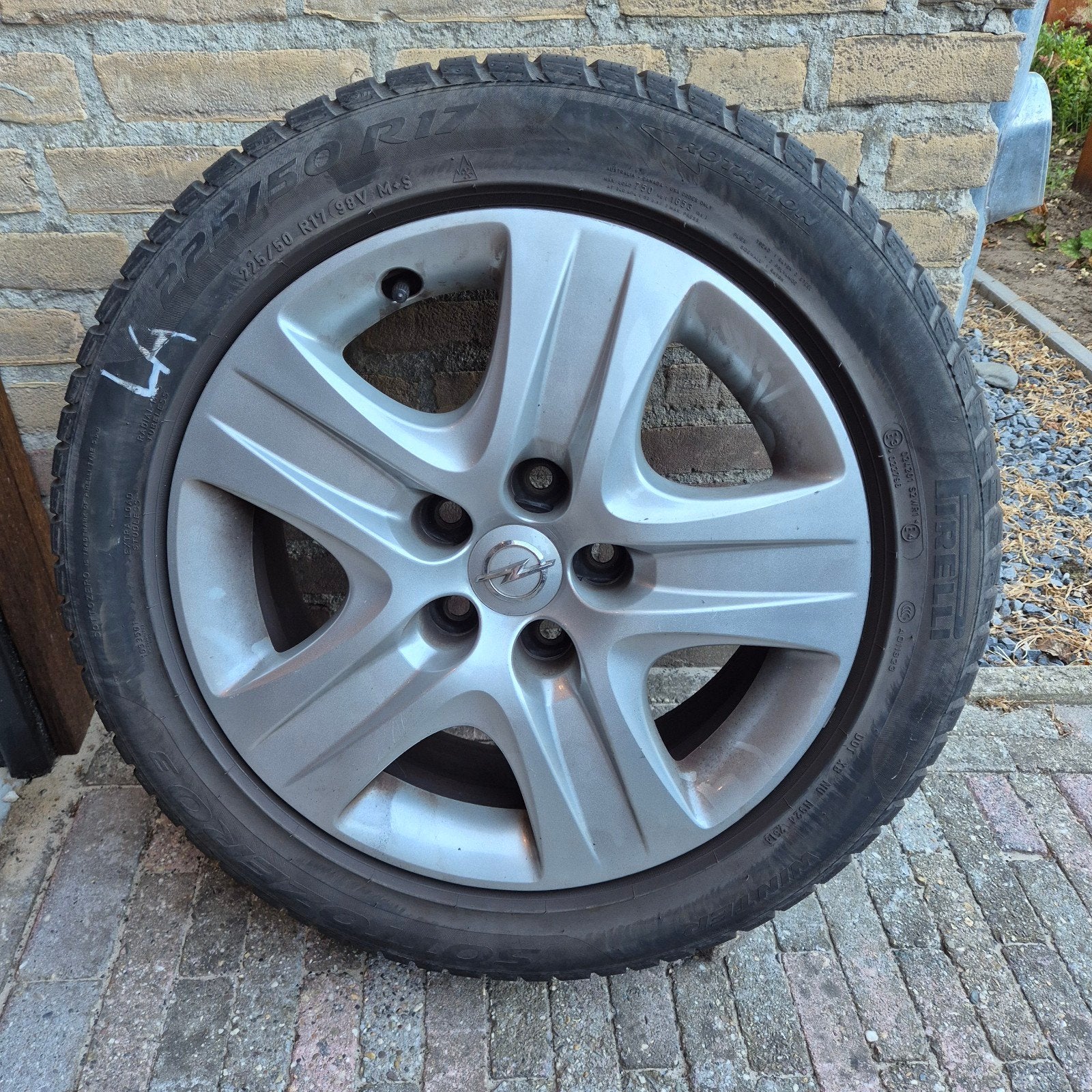 Pirelli Sottozero 3 winterbanden set 225/50 R17, Auto-onderdelen, Banden en Velgen, Ophalen, Gebruikt, Banden en Velgen, 17 inch
