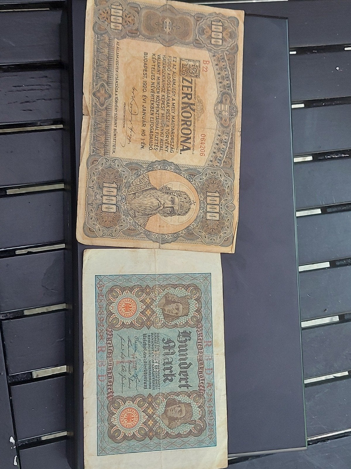 Oude bankbiljetten: Hongaarse Korona en Duitse Mark, Ophalen of Verzenden, Overige landen, Setje
